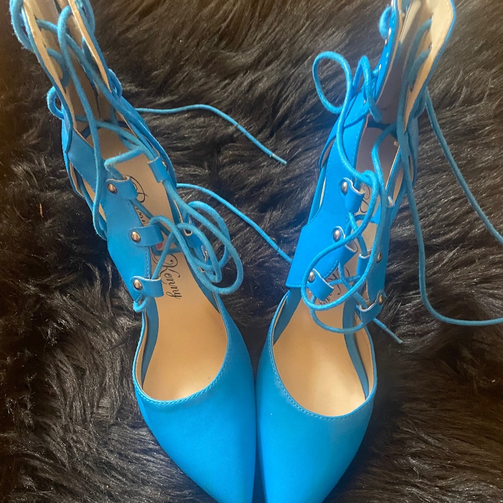 HEELSSSSS!